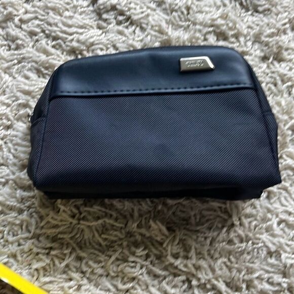 Tumi Small Necessities Bag - Picture 1 of 9